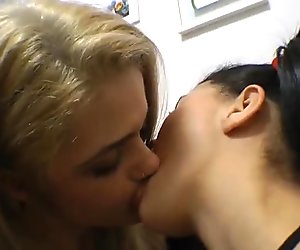 Brazilian treats her slave to a makeout session