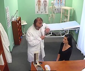 Bogus euro doctor doggystyle fucking patient