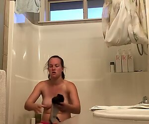 Teen Mom Amy REAL SPY shower 4A - sweaty after soccer game