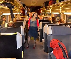 Slutwife Pelzmausi sprawia, że ​​podróż pociągiem -Slideshow