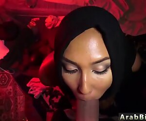 Babe arabe masturber les bordels afgan existent!